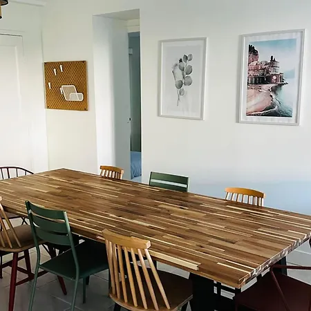 Spacious Cocoon With Garden Near The Sea Apartment