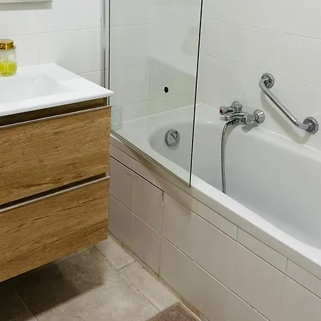 Cocon Spacieux Avec Jardin Proche De La *